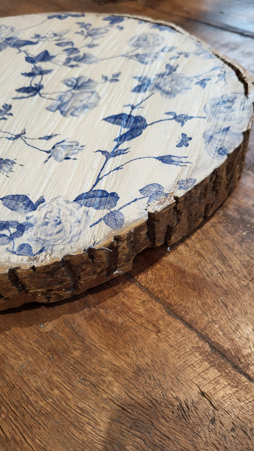 Bespoke cake/pot stand wood slice